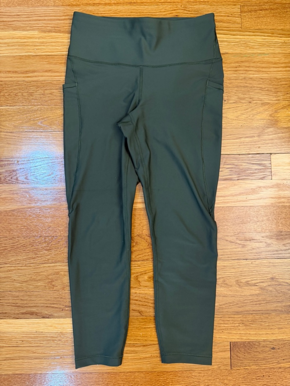 Athleta Interval Stash High Rise 7/8 Tight Leggings in Aspen Olive - Size Small